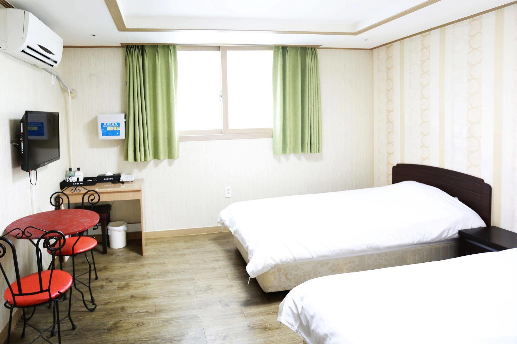 Olle Tourist Hotel Jeju Esterno foto