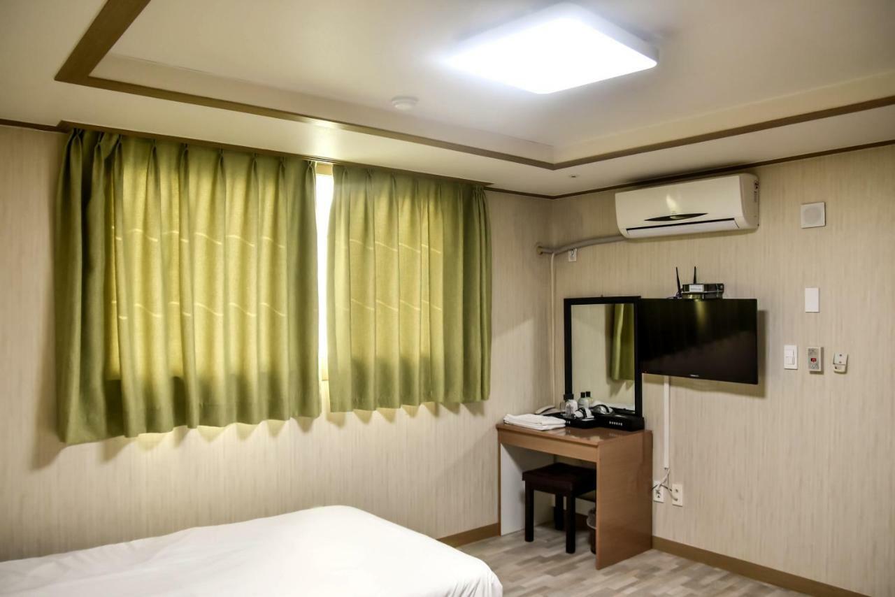 Olle Tourist Hotel Jeju Esterno foto